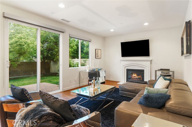 Single Family Residence, 18141 Topham st, Tarzana, CA 91335 - 1