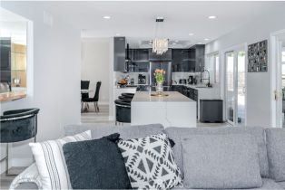 Single Family Residence, 10670 Deering ave, Chatsworth, CA 91311 - 14