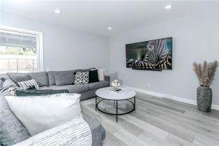 Single Family Residence, 10670 Deering ave, Chatsworth, CA 91311 - 15