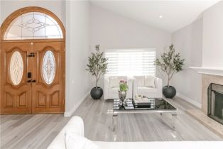 Single Family Residence, 10670 Deering ave, Chatsworth, CA 91311 - 2