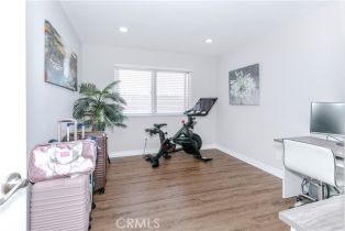 Single Family Residence, 10670 Deering ave, Chatsworth, CA 91311 - 22