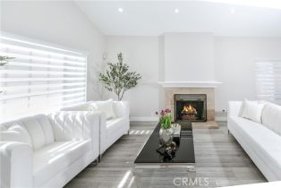 Single Family Residence, 10670 Deering ave, Chatsworth, CA 91311 - 5