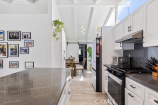 Single Family Residence, 19842 Gilmore st, Woodland Hills, CA 91367 - 17