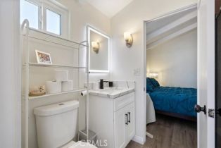 Single Family Residence, 19842 Gilmore st, Woodland Hills, CA 91367 - 29