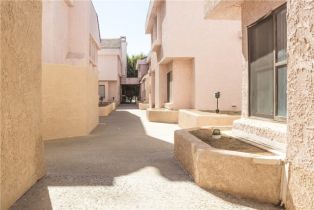 Townhouse, 9906 Owensmouth ave, Chatsworth, CA 91311 - 2