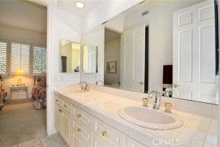 Single Family Residence, 25339 Prado De Los Arboles, Calabasas, CA 91302 - 16