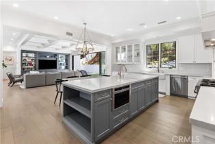 Single Family Residence, 3914 Woodfield dr, Sherman Oaks, CA 91403 - 13