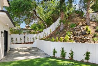 Single Family Residence, 3914 Woodfield dr, Sherman Oaks, CA 91403 - 46