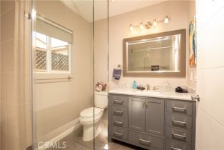 Single Family Residence, 5427 Noble ave, Sherman Oaks, CA 91411 - 33