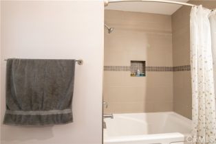 Single Family Residence, 5427 Noble ave, Sherman Oaks, CA 91411 - 34