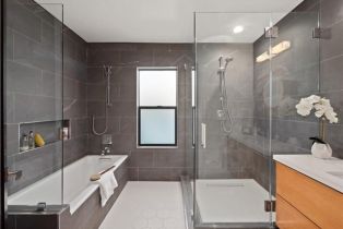 Single Family Residence, 5702 Lubao ave, Woodland Hills, CA 91367 - 35