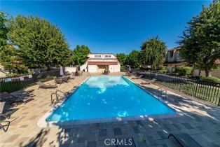 Townhouse, 18150 Oxnard st, Tarzana, CA 91356 - 18