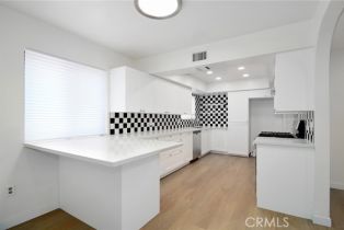 Townhouse, 17830 Killion st, Encino, CA 91316 - 12