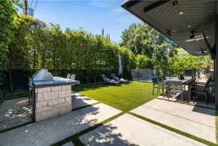 Single Family Residence, 5517 Allott ave, Sherman Oaks, CA 91401 - 23