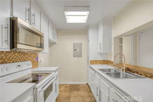 Condominium, 5460 White Oak ave, Encino, CA 91316 - 4