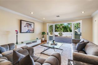 Single Family Residence, 19554 Wells dr, Tarzana, CA 91356 - 15