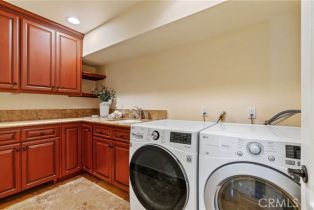 Single Family Residence, 19554 Wells dr, Tarzana, CA 91356 - 23