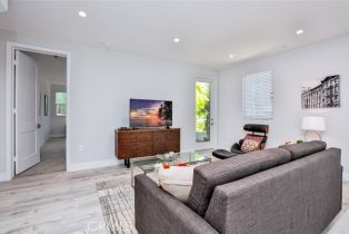 Apartment, 10718 Acama st, Studio City, CA 91602 - 11