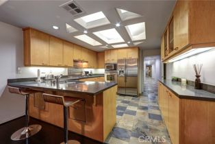 Condominium, 12841 Bloomfield st, Studio City, CA 91604 - 14
