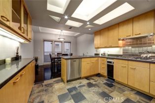 Condominium, 12841 Bloomfield st, Studio City, CA 91604 - 17