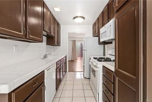 Townhouse, 10125 De Soto ave, Chatsworth, CA 91311 - 4