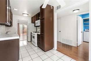 Townhouse, 10125 De Soto ave, Chatsworth, CA 91311 - 5