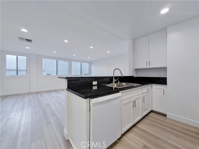 Apartment, 17312 Chatsworth st, Granada Hills, CA 91344 - 1