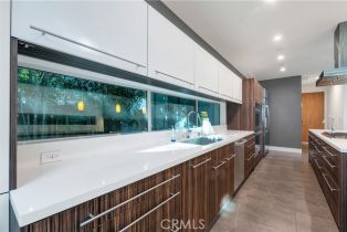 Single Family Residence, 16518 Moorpark st, Encino, CA 91436 - 13