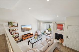 Condominium, 18356 Collins st, Tarzana, CA 91356 - 18