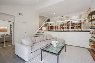 Condominium, 18356 Collins ST, Tarzana, CA  Tarzana, CA 91356