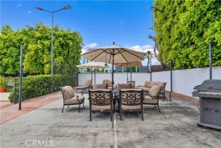 Single Family Residence, 17437 Tarzana st, Encino, CA 91316 - 65