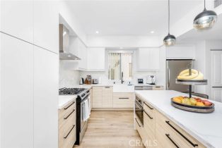 Townhouse, 5923 Etiwanda ave, Tarzana, CA 91356 - 13