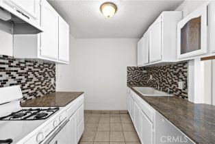 Condominium, 18620 Hatteras st, Tarzana, CA 91356 - 4