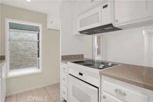 Condominium, 18411 Hatteras st, Tarzana, CA 91356 - 7