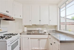 Single Family Residence, 17330 Califa st, Encino, CA 91316 - 9