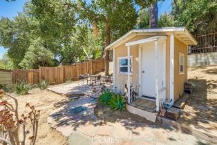 Single Family Residence, 9733 Kentland ave, Chatsworth, CA 91311 - 39