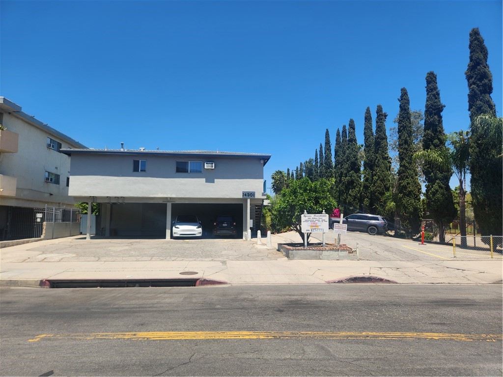 , 14301 Addison st, Sherman Oaks, CA 91423 - 1