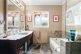 Single Family Residence, 14060 Chandler blvd, Sherman Oaks, CA 91401 - 25