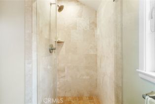 Single Family Residence, 14060 Chandler blvd, Sherman Oaks, CA 91401 - 28