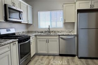 Single Family Residence, 10523 Hayvenhurst ave, Granada Hills, CA 91344 - 13