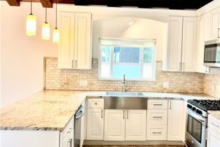 Single Family Residence, 15283 Valley Vista blvd, Sherman Oaks, CA 91403 - 4