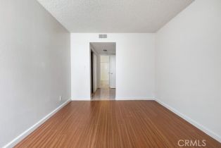 Condominium, 18620 Hatteras st, Tarzana, CA 91356 - 18