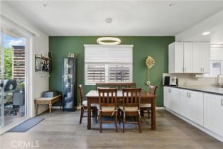 Condominium, 11445 Moorpark st, Studio City, CA 91602 - 2