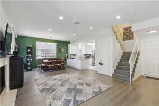 Condominium, 11445 Moorpark st, Studio City, CA 91602 - 4