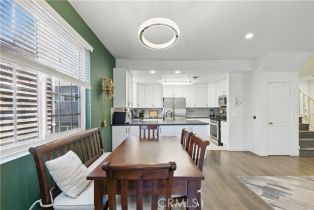 Condominium, 11445 Moorpark st, Studio City, CA 91602 - 5