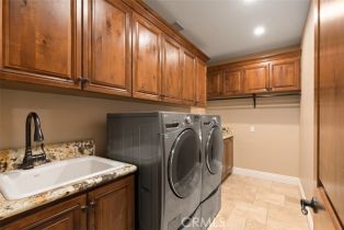 Single Family Residence, 21128 Via Los Laureles, Murrieta, CA 92562 - 29