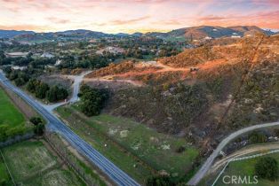 , 39948 Avenida La Cresta, Murrieta, CA 92562 - 9