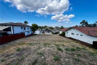 , 23221 Gray Fox, Canyon Lake, CA 92587 - 4