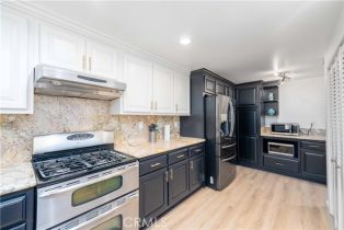 Condominium, 4321 Matilija ave, Sherman Oaks, CA 91423 - 9