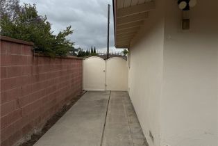Single Family Residence, 4409 Sirius ave, Orange, CA 92868 - 13
